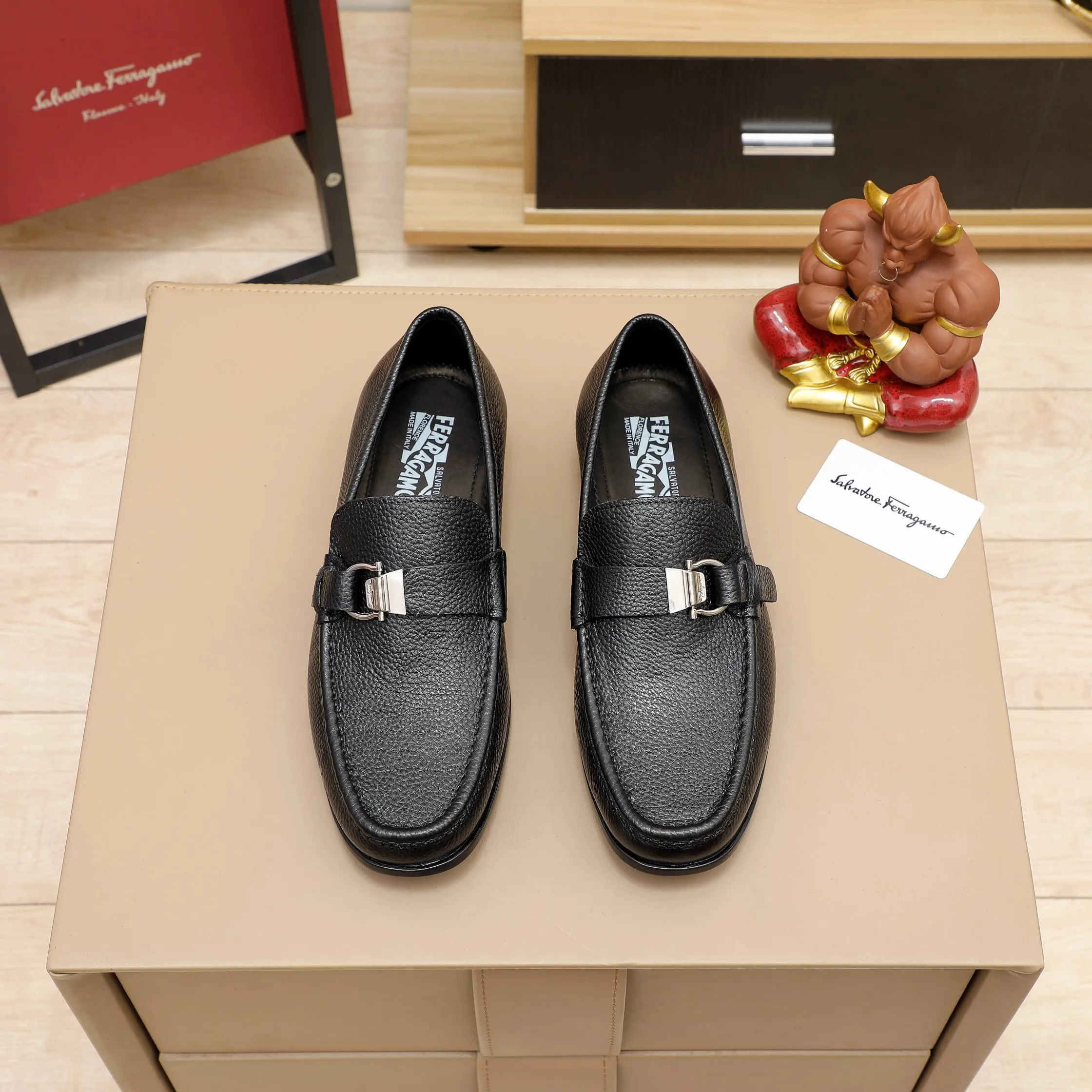 Men's shoes 💰540 🕷🕷🐂【Ferragamo】Ferragamo Popular fashionable casual shoes🇨🇳Official website counter 1:1 production, original mold opening💯Good quality visible, imported high-end first-layer pebbled calfskin, water-dyed🐂leather lining🌿very clear texture, high-quality waterproof, non-slip and wear-resistant outsole🎋high quality and low price, truly handmade🍓Black optional! Code number 38-45……